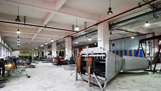 巨匠聯(lián)合標(biāo)識(shí)，公司擁有現(xiàn)代化廠(chǎng)房面積近1萬(wàn)平方米